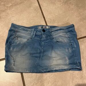 baby blue distressed mini skirt 🌐🩵